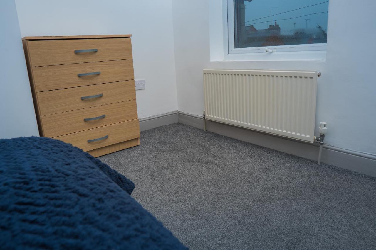 The Highfield Villa, 5 Bedrooms, Northampton Centre, Sleeps 10 Exteriör bild