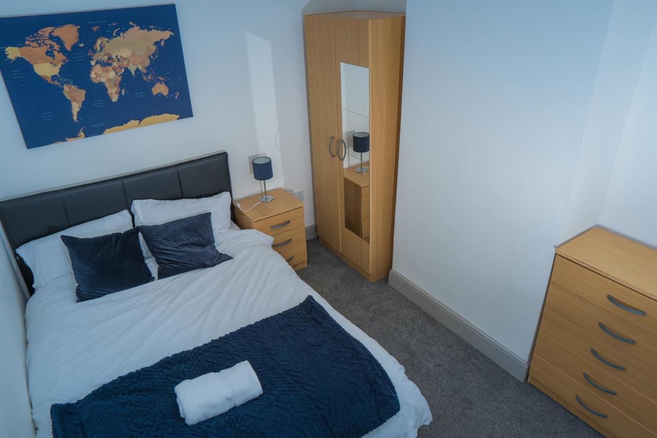 The Highfield Villa, 5 Bedrooms, Northampton Centre, Sleeps 10 Exteriör bild