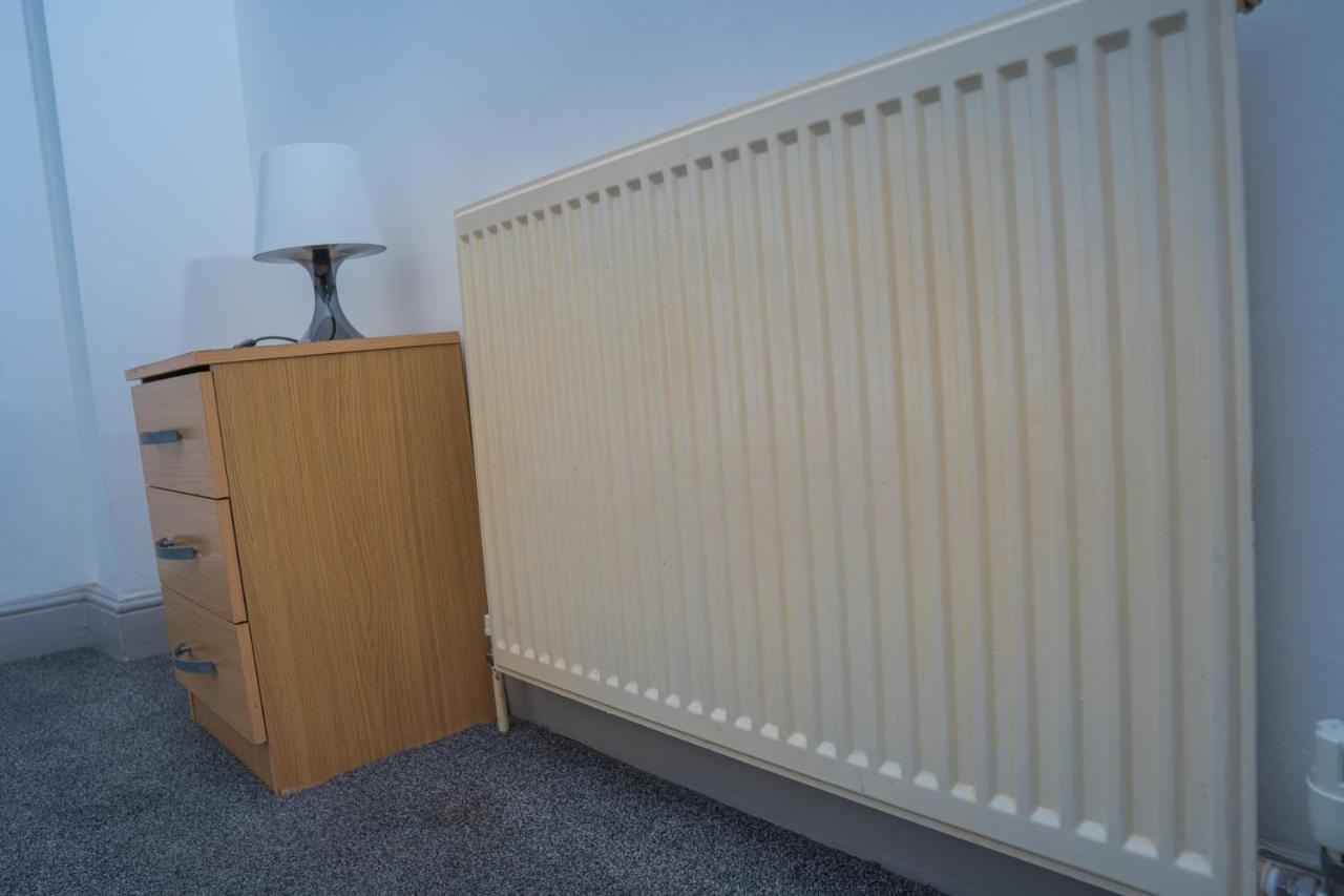 The Highfield Villa, 5 Bedrooms, Northampton Centre, Sleeps 10 Exteriör bild